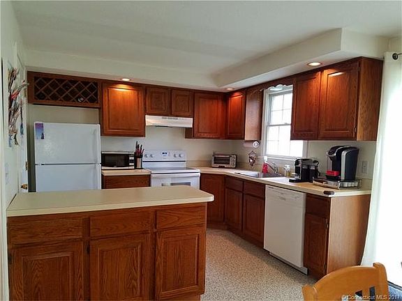 5th image of 8 Fallawater Ct