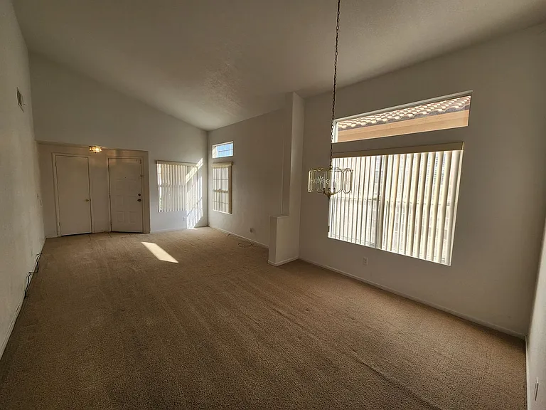 1917 Casa Verde Dr — Photo 4