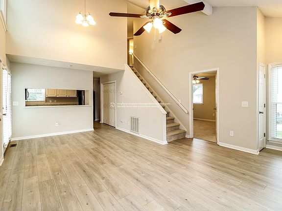3rd image of 206 Rosemont St