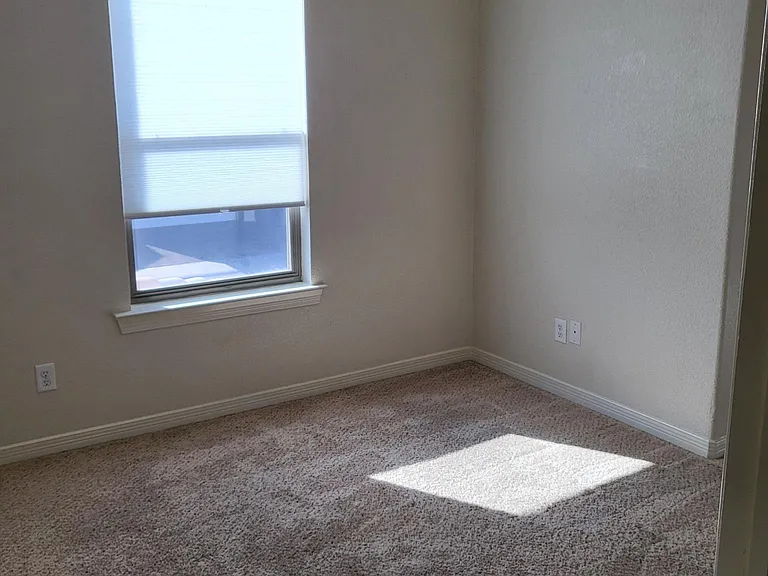 11609 Grotto Bay Ct — Photo 12