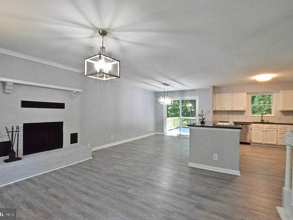 3rd image of 1031 Isabella Dr