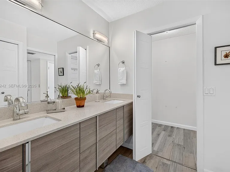 16431 Blatt Blvd #202 — Photo 37