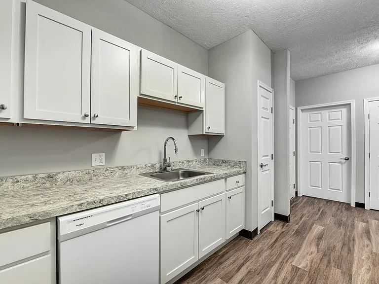 Aquamarine Apartments — Photo 84