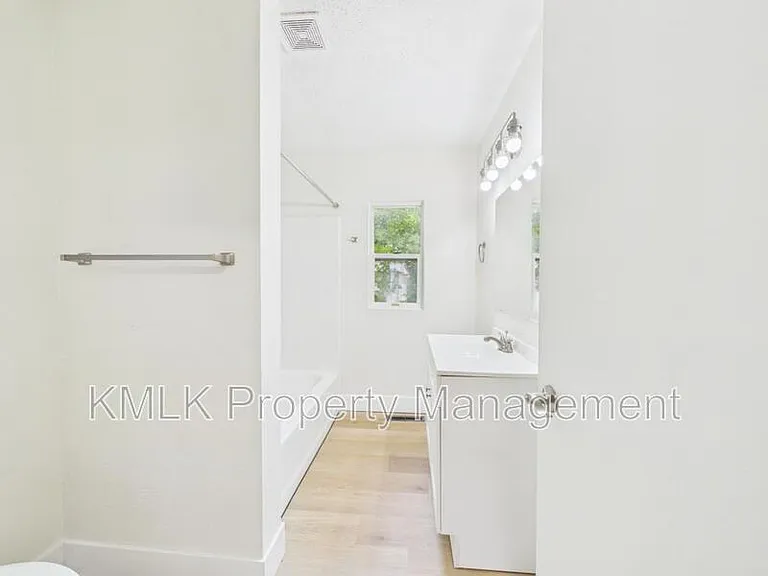 508 Crouse St — Photo 19