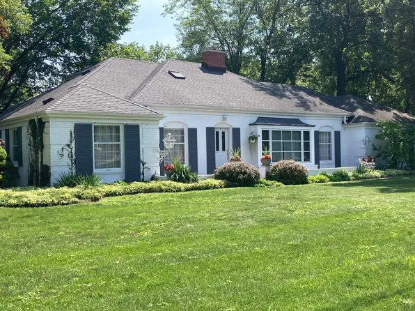 323 Hiawatha Trl, Wood Dale, IL 60191