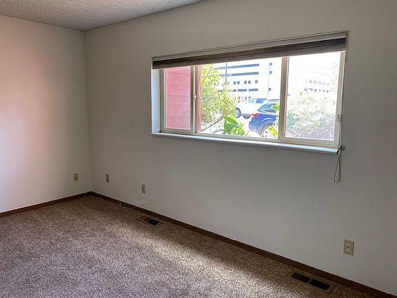 5th image of 457 N 13th St #2