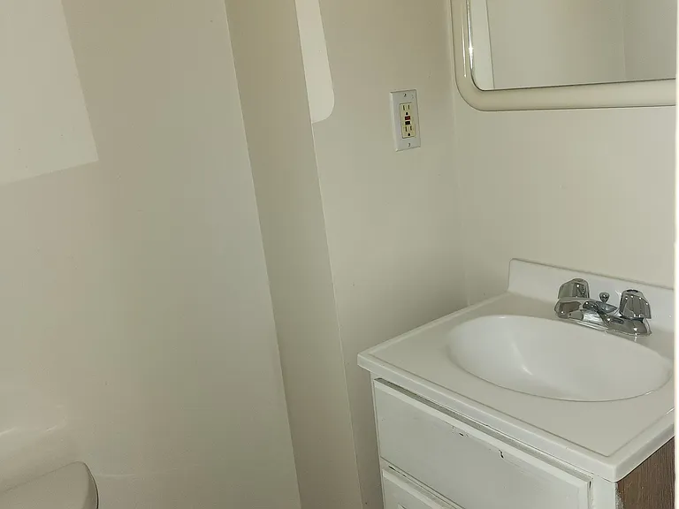 4 N Bleeker St #4 — Photo 6