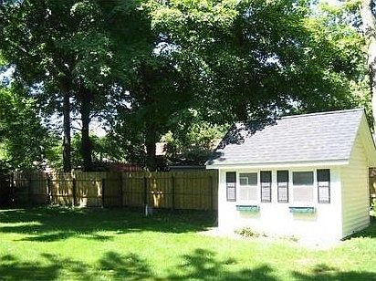 3rd image of 336 Beechwood Dr