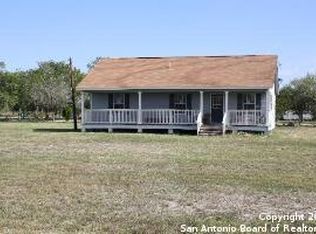 228 E County Road 5718, Natalia, TX 78059