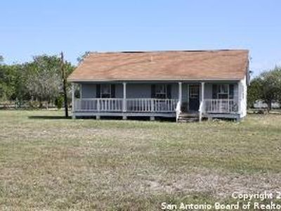228 E County Road 5718, Natalia, TX, 78059