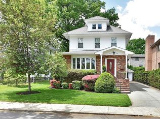 1091 Abbott Blvd, Fort Lee, NJ 07024