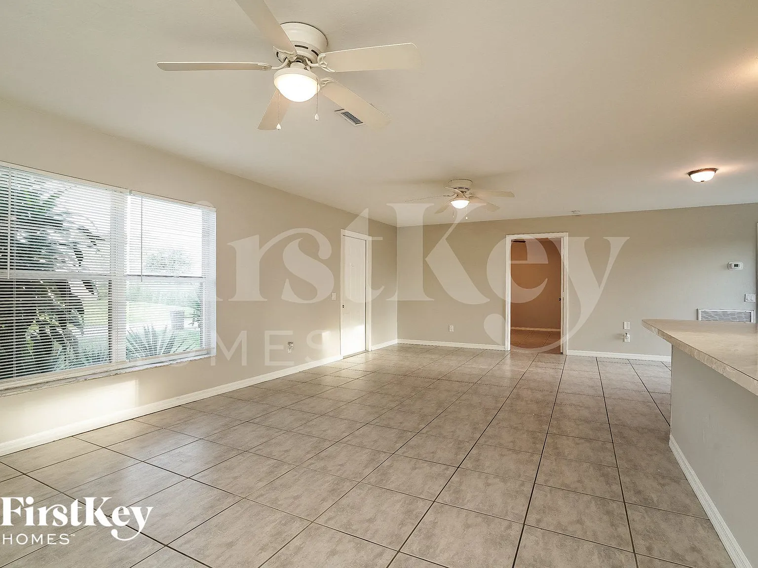 3 bed, 2.0 bath, 1336 sqft, $2,050 — Photo 3