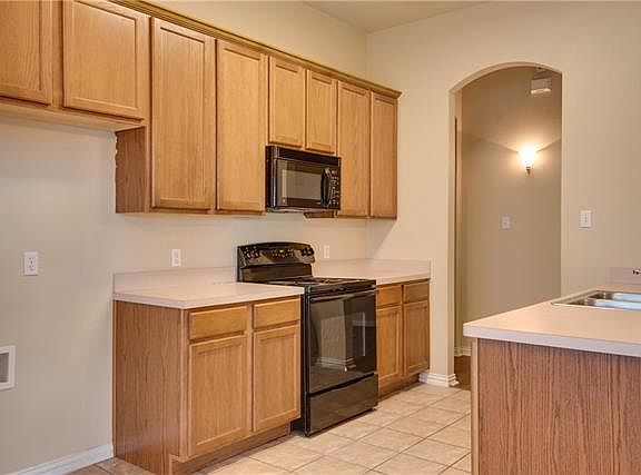 4th image of 5204 Mirage Dr