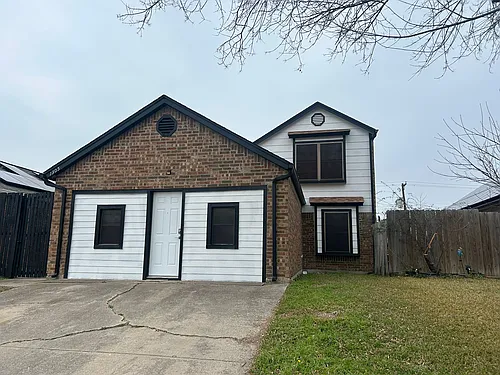 1305 White Lake Dr Photo 1