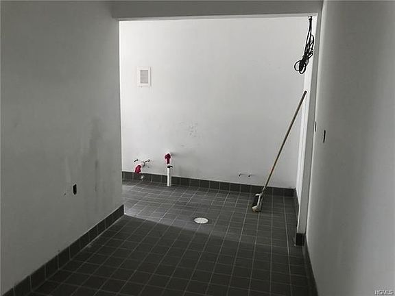 5th image of 404 North Broadway