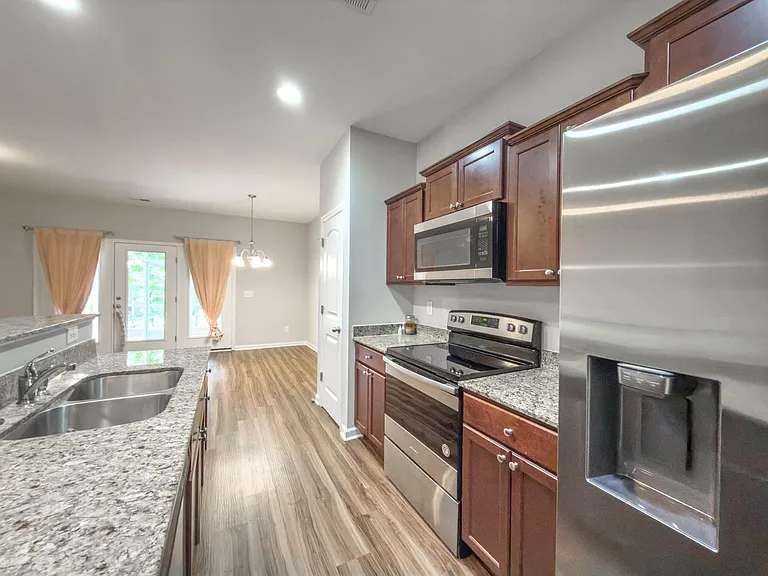 150 Buchanan Cir — Photo 3