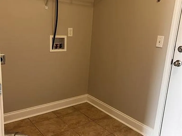 73 Pulaski St — Photo 22