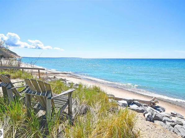 11520 S Lake Michigan Dr, Empire, MI 49630