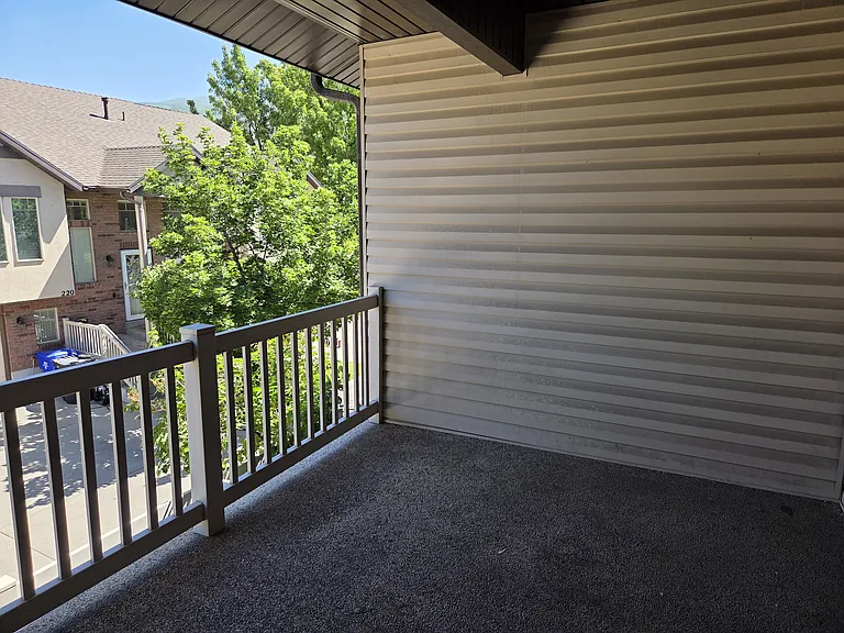 212 W Lyman Ln — Photo 16