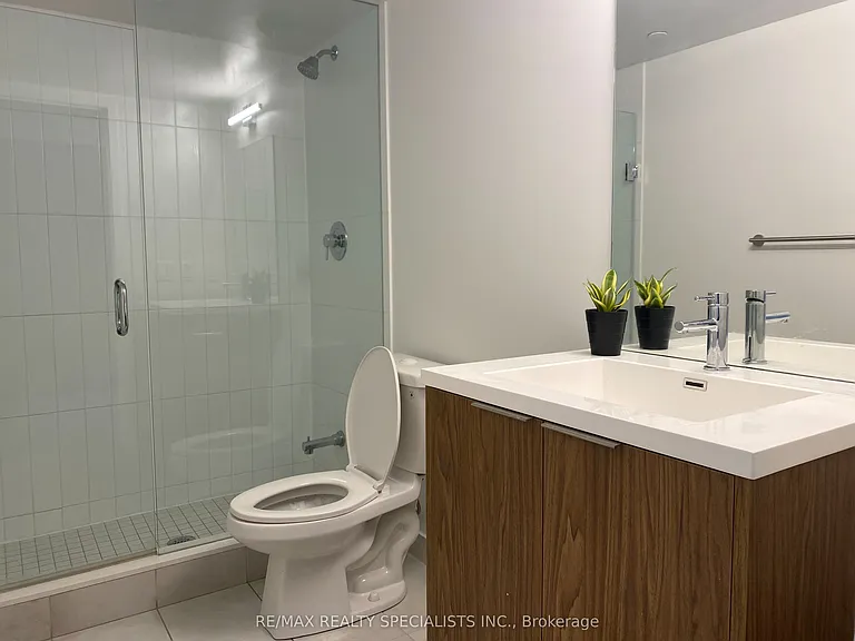 60 Shuter St #319 — Photo 8