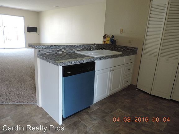 3rd image of 1107 Bradley Sq