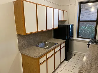 Rented by Chana Ofek, LREB