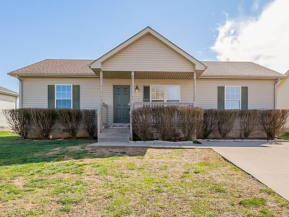 1st image of 554 Oakmont Dr