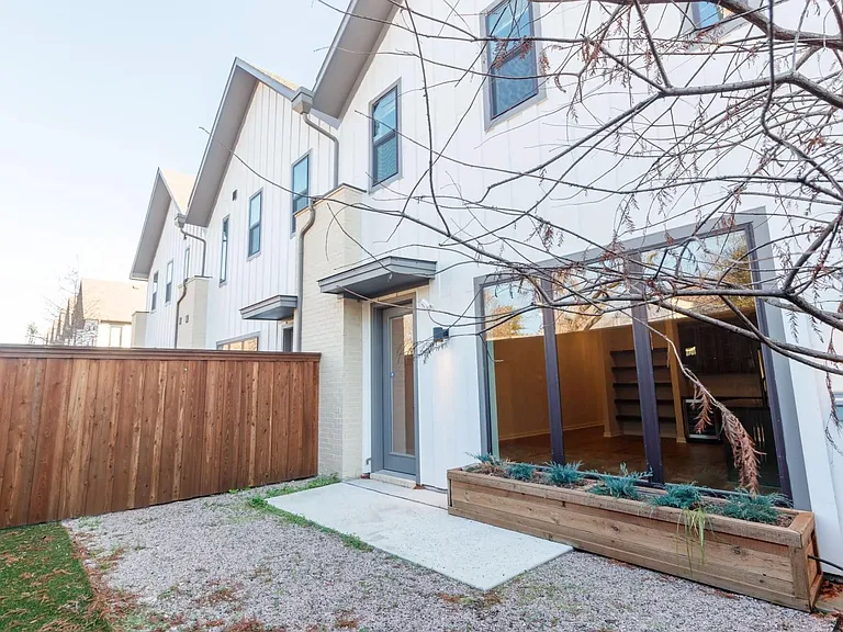 2261 Rook Dr — Photo 15