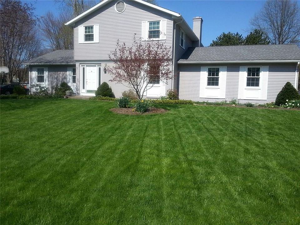 1st image of 1415 Drake Dr