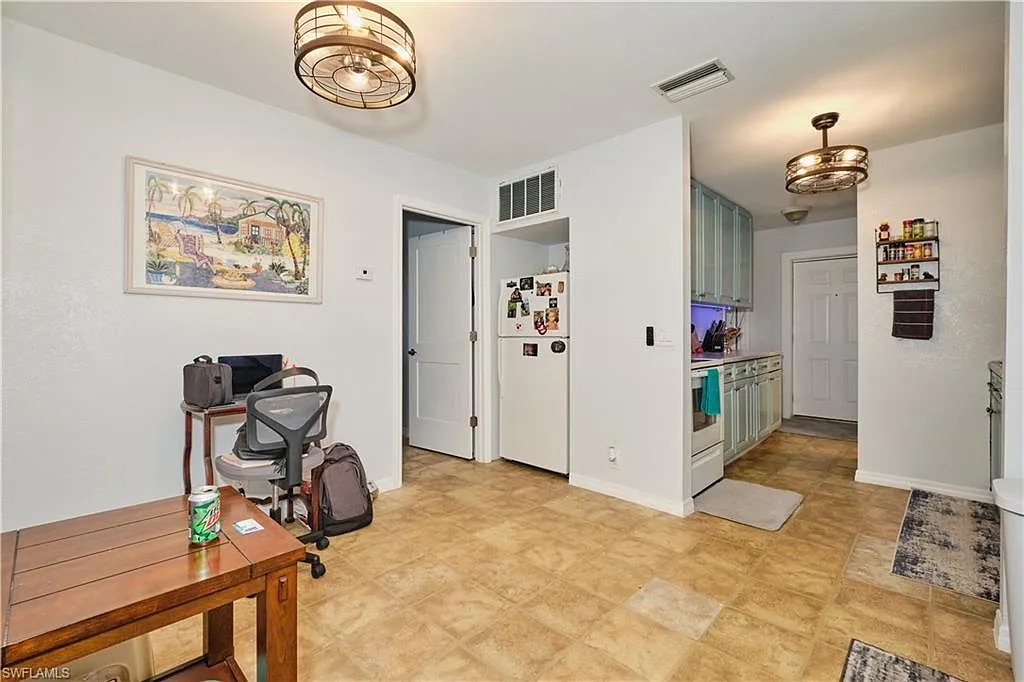 2 bed, 1.0 bath, 1038 sqft, $1,750 — Photo 4
