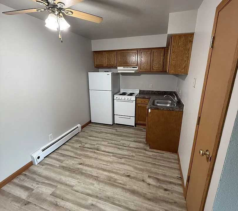 35 Woodmere Ct