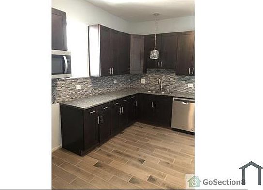 3rd image of 1518 S Lawndale Ave #1