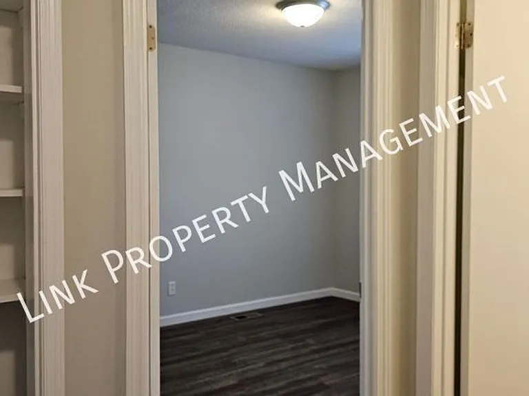 1638 Keeble St — Photo 14