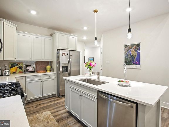 5th image of 32323 Norman Ln