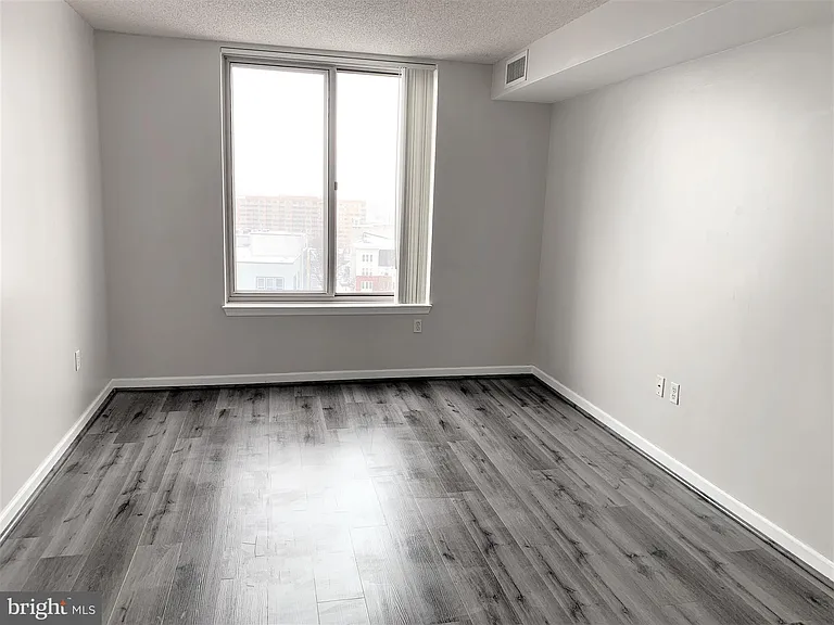 2726 Gallows Rd #1011 — Photo 7