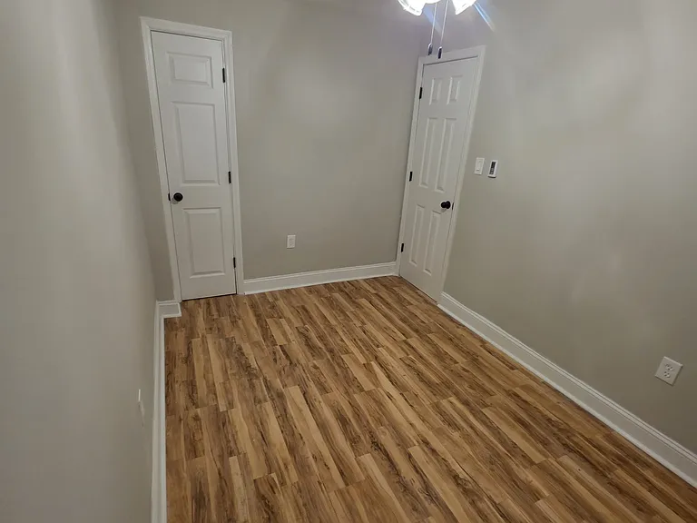 2055 Carver St — Photo 7