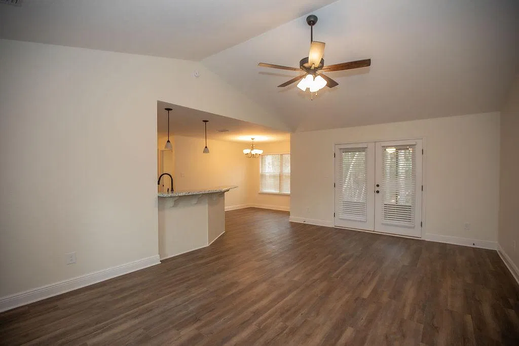 3 bed, 1488 sqft, $2,375 — Photo 4