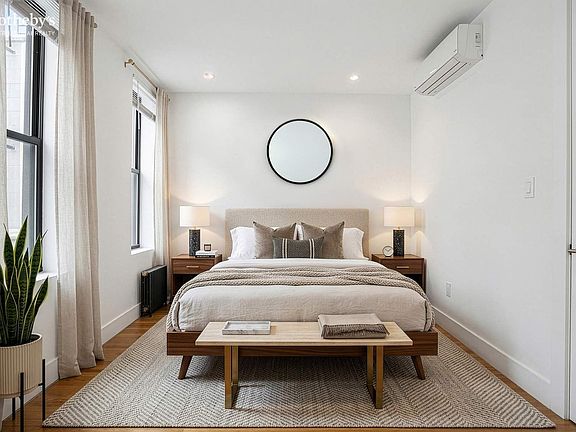 5th image of 826 10th Ave APT 2