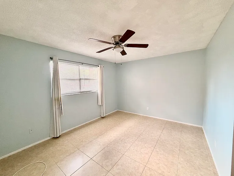 120 Lake Evelyn Dr — Photo 19