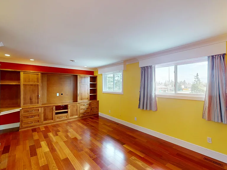 502 Silvercreek Close NW — Photo 10