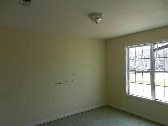 5th image of 158 Anna St