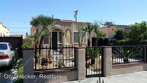 3rd image of 1028 Maple St