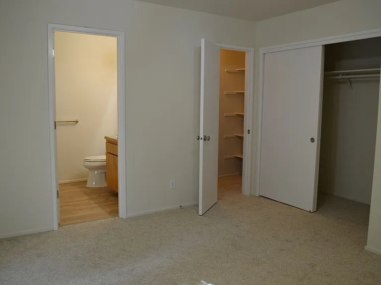 1085 NE Purcell Blvd #1-4 — Photo 11