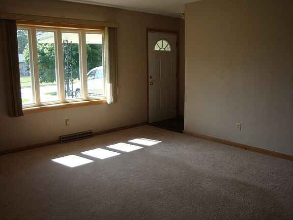 4th image of 3511 Packard Pkwy