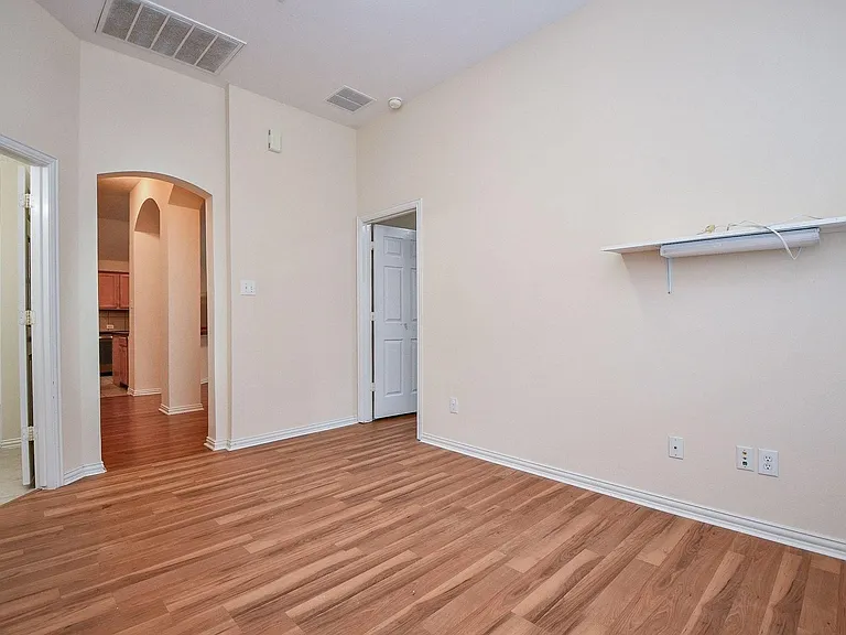 18006 Willow Cliff Ln — Photo 16