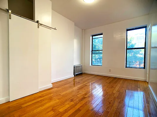 Rented by Triplemint | media 22