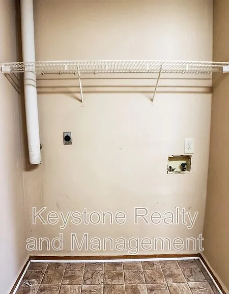706 Peachers Dr #B — Photo 11