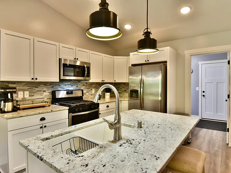 6501 Carrigan Lake Dr — Photo 7