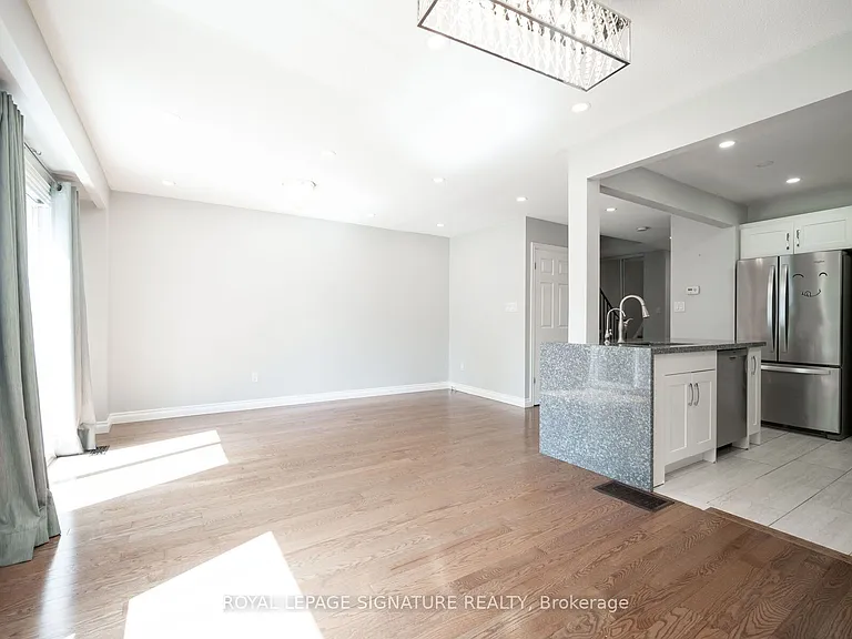 447 Ontario St N — Photo 14
