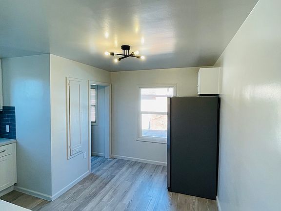 5th image of 2942 Hayman Ave